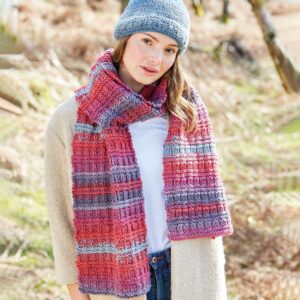 SCARF & HAT IN HAYFIELD SPIRIT CHUNKY-Printed pattern in the post